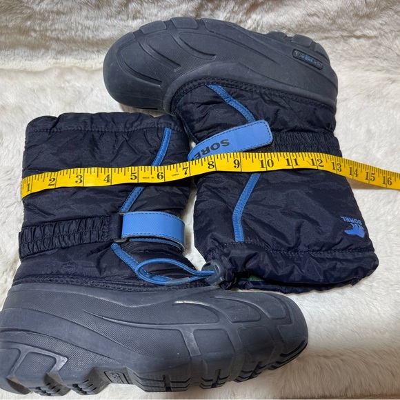 SOREL *Flurry* Drawstring Winter Boots with Lining - Picture 3 of 15